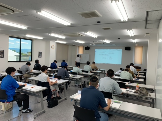2024年9月4日(水)板金図面検定前講習会第1回目を開催しました。
